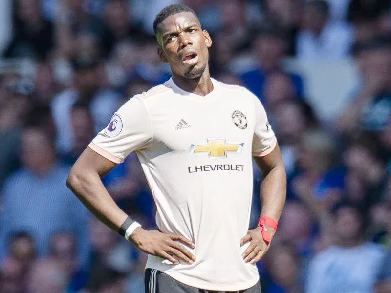 Paul Pogba thất vọng sau trần cầu mà anh cũng hoàn toàn “biến mất” tại Everton. Ảnh: Getty Images