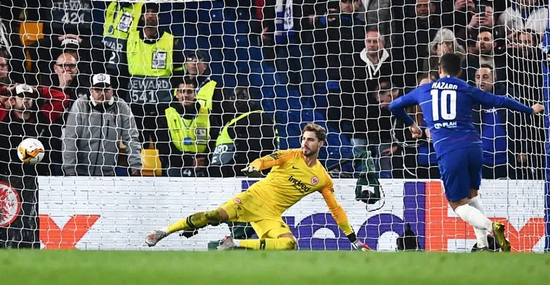 Hazard “van nài” được tạo điều kiện ra đi ảnh 1 Hazard “van nài” được tạo điều kiện ra đi ảnh 1