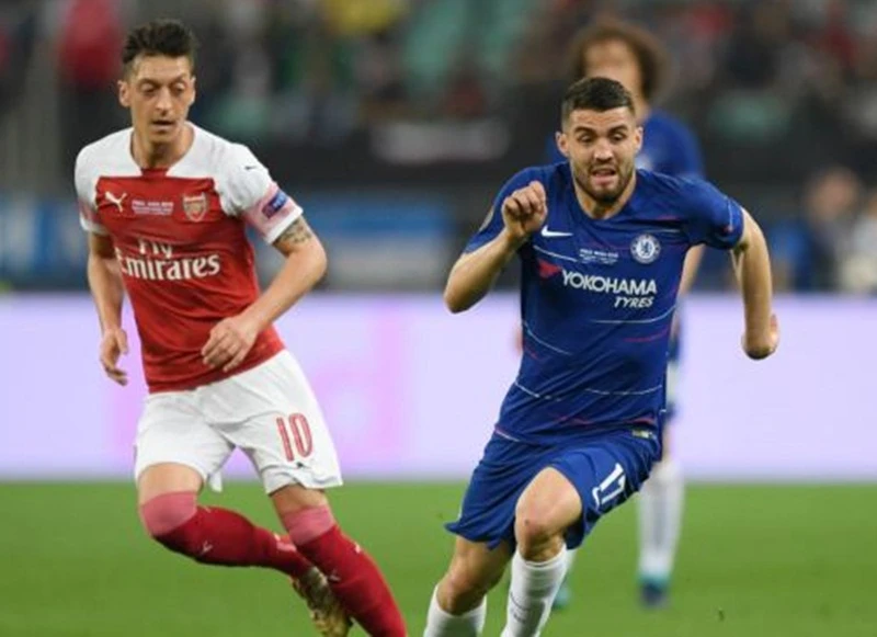 Mateo Kovacic (phải) đã chơi tốt khi giúp Chelsea thắng Europa League mùa qua. Ảnh: Getty Images 