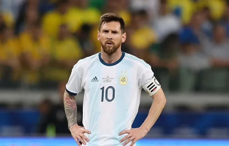 Lionel Messi đã kết thúc giải theo cách tồi tệ nhất cho cá nhân anh. Ảnh: Getty Images 