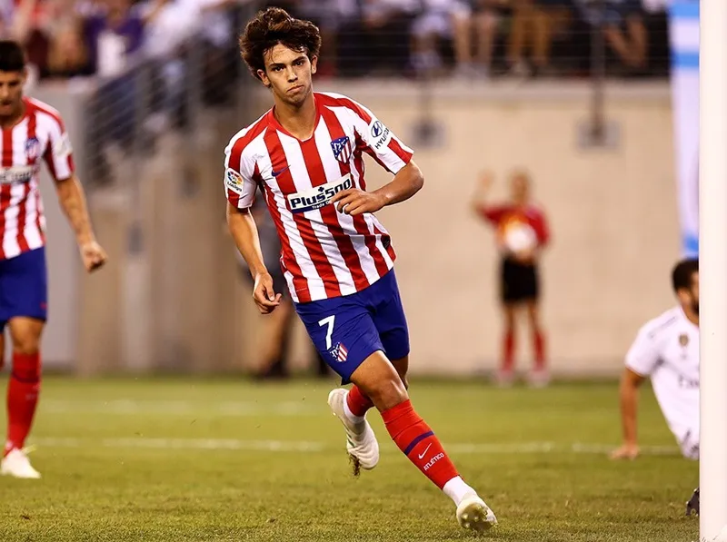 Joao Felix đầy sự lạnh lùng sau khi ghi bàn. Ảnh: Getty Images
