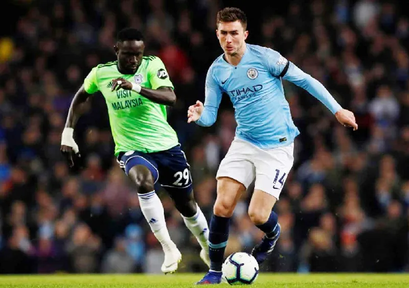 Aymeric Laporte (phải) chỉ có thể trở lại sớm nhất vào đầu năm mới. Ảnh: Getty Images 