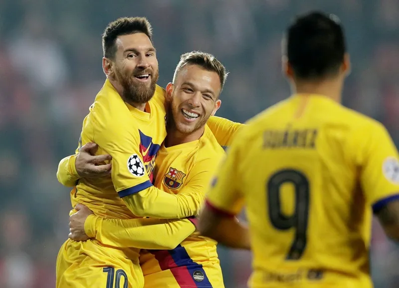 Lionel Messi ăn mừng cột mốc mới của sự nghiệp. Ảnh: Getty Images