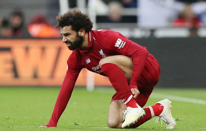 Mohamed Salah đang khiến chấn thương thêm nghiêm trọng. Ảnh: Getty Images