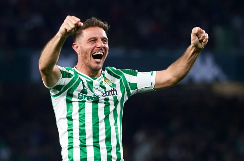 Lão tướng Joaquin tạo nên kỷ lục mà Lionel Messi khó chạm được đến. Ảnh: Getty Images