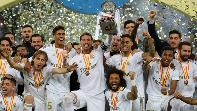 Real Madrid và danh hiệu Siêu cúp Tây Ban Nha thứ 11 trong lịch sử. Ảnh: Getty Images 