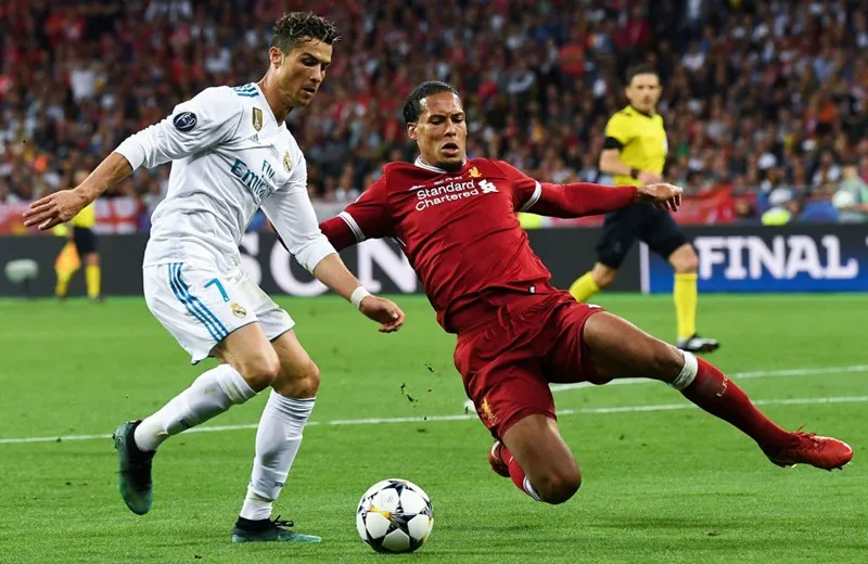 Sau khi có Cristiano Ronaldo, Juventus quyết lấy thêm Virgil van Dijk? Ảnh: Getty Images