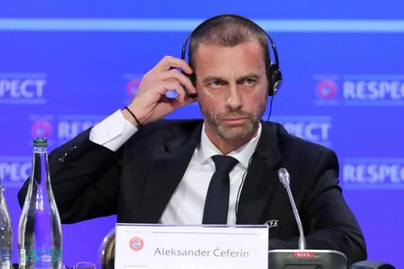 Chủ tịch UEFA, Aleksander Ceferin và cộng sự thật sự đau đầu để tìm giải pháp. Ảnh: Getty Images 