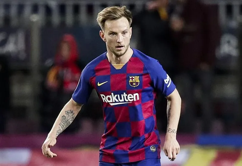 Ivan Rakitic thất vọng với tình hình ở Camp Nou. Ảnh: Getty Images 