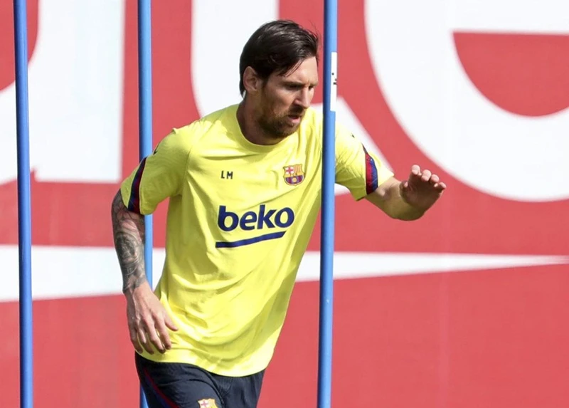 Những ngôi sao như Lionel Messi rõ ràng không thể hài lòng nếu xa gia đình trong thời điểm này. 