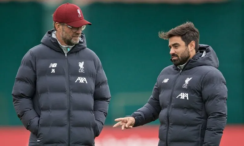 HLV Jurgen Klopp mong chờ thời điểm trở lại của Premier League. Ảnh: Getty Images