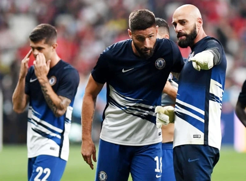 Olivier Giroud và thủ môn Willy Caballero (phải) là 2 cầu thủ lớn tuổi nhất của Chelsea. Ảnh: Getty Images