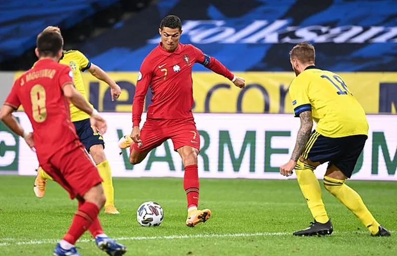 Nations League: Ronaldo đi vào lịch sử với cú đúp ảnh 1 Nations League: Ronaldo đi vào lịch sử với cú đúp ảnh 1