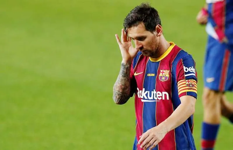 Lionel Messi muốn rời Barcelona cũng khó. Ảnh: Getty Images