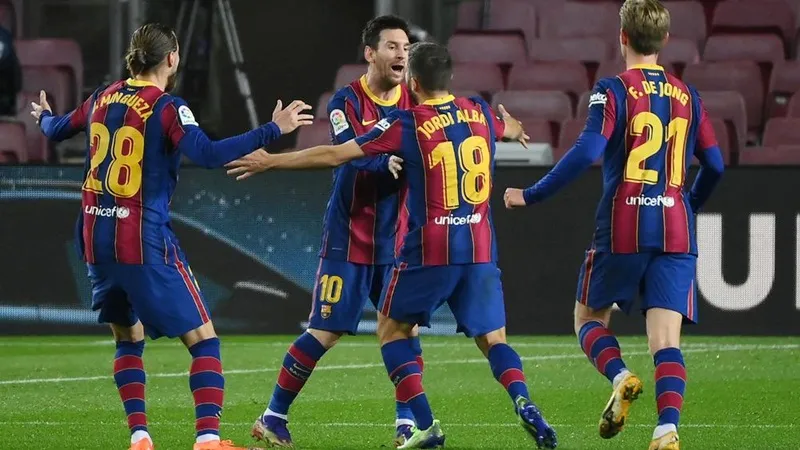 Lionel Messi và đồng đội Barcelona mừng chiến thắng. Ảnh: Getty Images