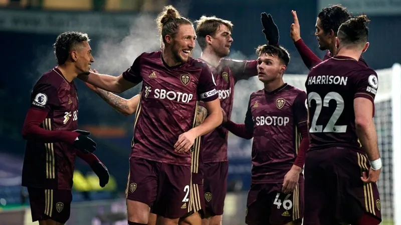 Arsenal tiếp đà hồi sinh, Leeds thắng đậm nhất sau 17 năm ảnh 1