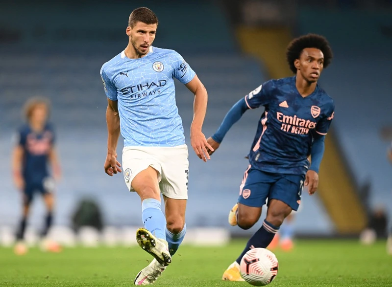 Ruben Dias thực sự đã trở thành thủ lĩnh nơi hàng thủ Man.City. Ảnh: Getty Images