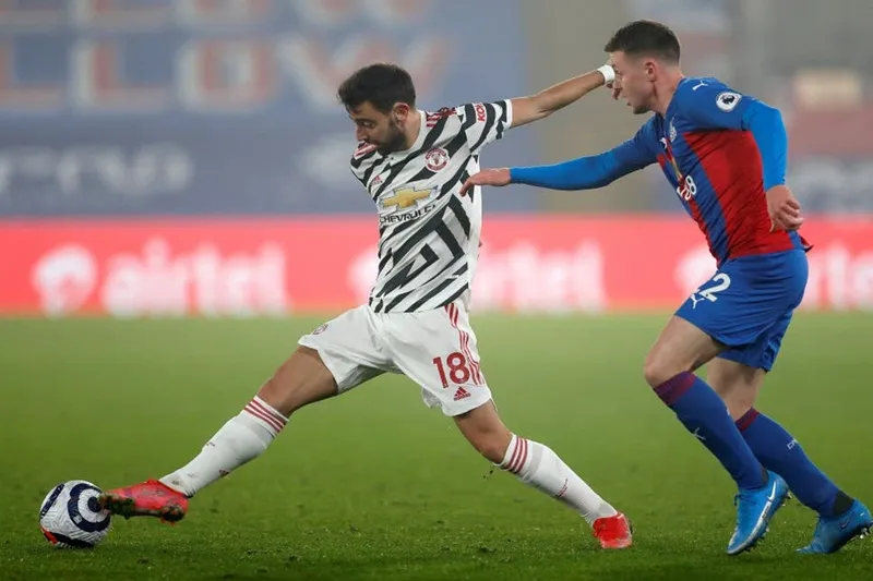 Man.United (trái) tiếp tục bế tắc và thấy cơ hội vô địch cạn dần. Ảnh: Getty Images