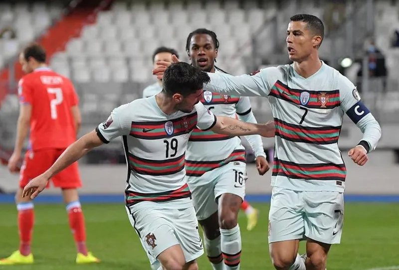 Cristiano Ronaldo ghi bàn thứ 103 cho tuyển Bồ Đào Nha.