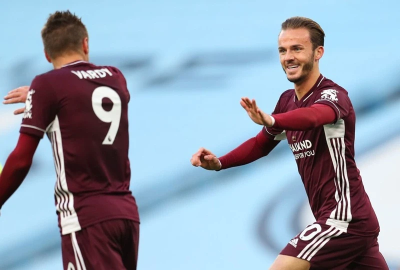 James Maddison mừng bàn thắng trong trận thắng gây sốc 5-2 trên sân Man.City ở lượt đi. Ảnh: Getty Images 