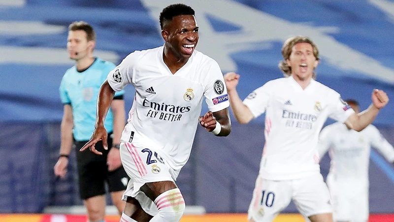 Vinicius Jr tỏa sáng với cú đúp giúp Real Madrid tạo lợi thế lớn. Ảnh: Getty Images 