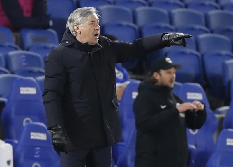 HLV Carlo Ancelotti bắt đầu e ngại nguy cơ lỡ tốp 4. Ảnh: Getty Images 