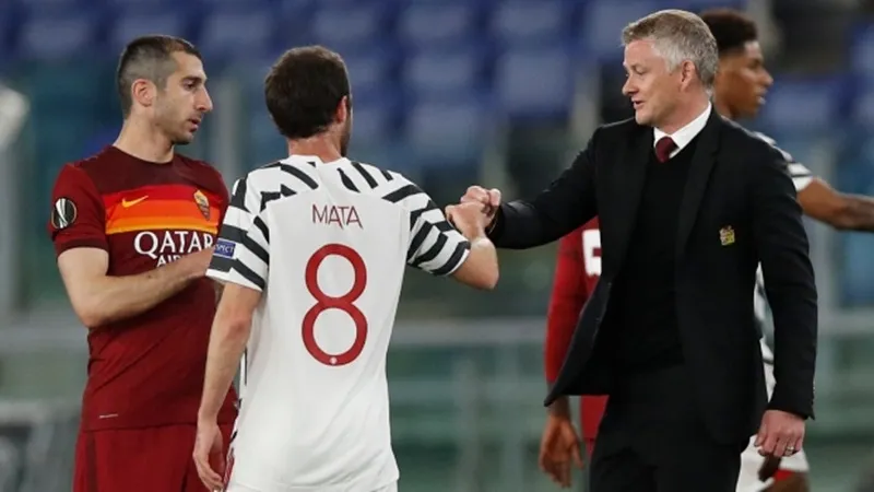 HLV Ole Gunnar Solskjaer sau niềm vui vào chung kết là sự bức bối vì lịch thi đấu trong nước. Ảnh: Getty Images