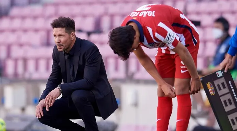 Níu chân nhau, Barca và Atletico cùng hướng về Madrid ảnh 1