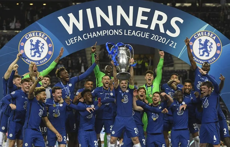 Chelsea nâng chiếc cúp châu Âu thứ 2 trong lịch sử. Ảnh: Getty Images