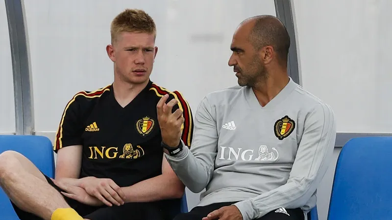 HLV HLV Roberto Martinez cũng chỉ biết hy vọng vào khả năng hồi phục tốt của Kevin De Bruyne.