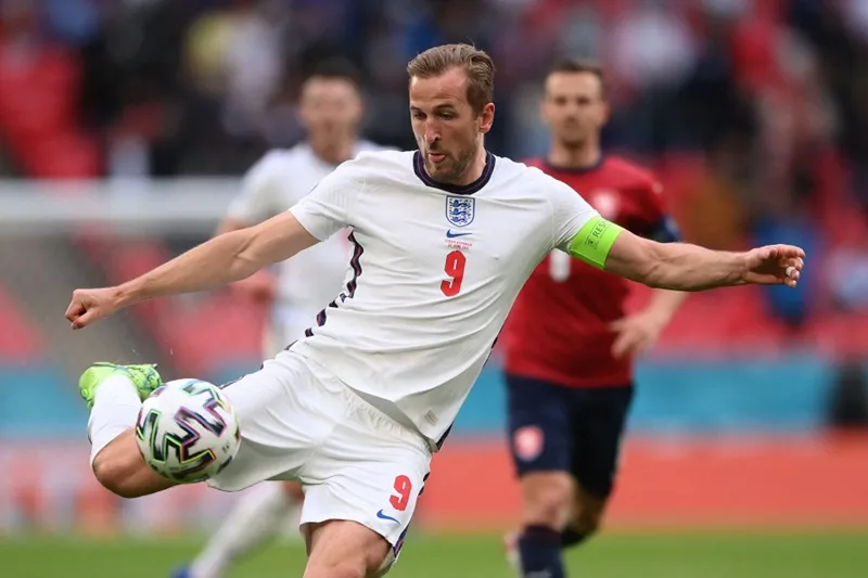 Harry Kane đang được kỳ vọng sẽ dẫn dắt Tam sư bước lên đỉnh cao.