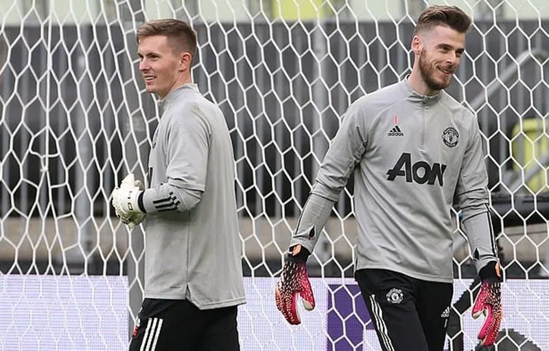 David De Gea (phải) đang chịu sự cạnh tranh lớn từ Dean Henderson. Ảnh: Getty Images