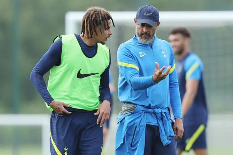 HLV Nuno Espirito Santo khá bình tĩnh chẩn bị cho trận khai màn khó khăn trước Man.City.