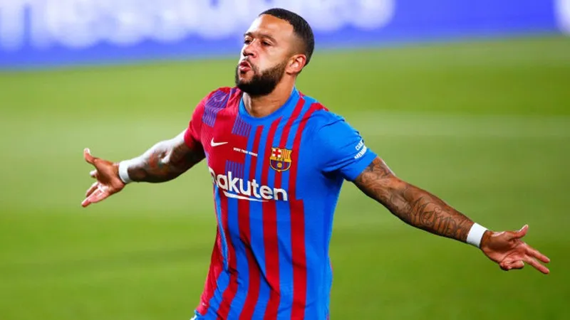 Barca hy vọng có thể kịp đăng ký Memphis Depay ở thời điểm cuối của kỳ hạn 13-8.
