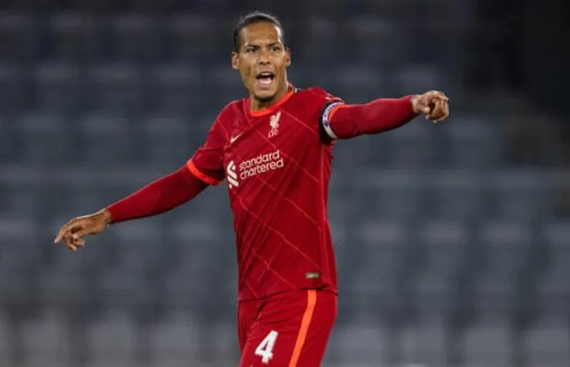 Virgil van Dijk là vị trí không thể thiếu trong kế hoạch của Liverpool.