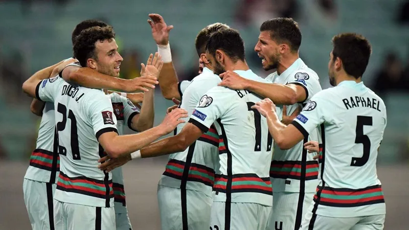 Bồ Đào Nha thoải mái đánh bại chủ nhà Azerbaijan 3-0.