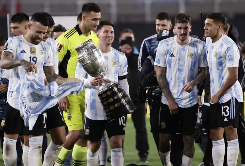 Brazil toàn thắng, Argentina bất bại ảnh 1