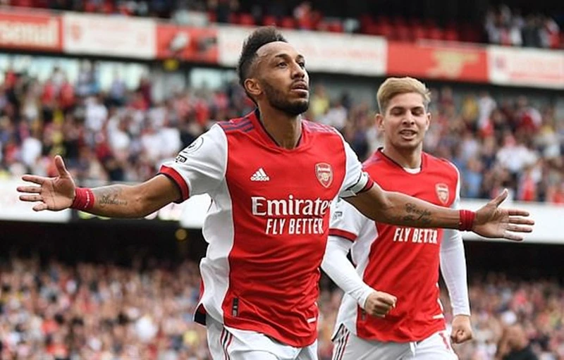 Pierre-Emerick Aubameyang ghi bàn để cứu rỗi Arsenal. Ảnh: Getty Images