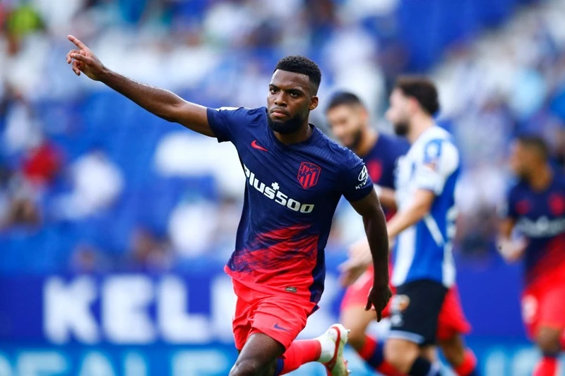 Thomas Lemar ghi bàn giúp Atletico ngược dòng nghẹt thở.