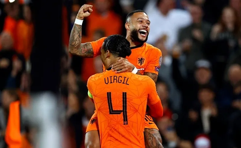 Memphis Depay tỏa sáng rực rỡ giúp Hà Lan vùi dập đội khách tí hon Gibraltar.
