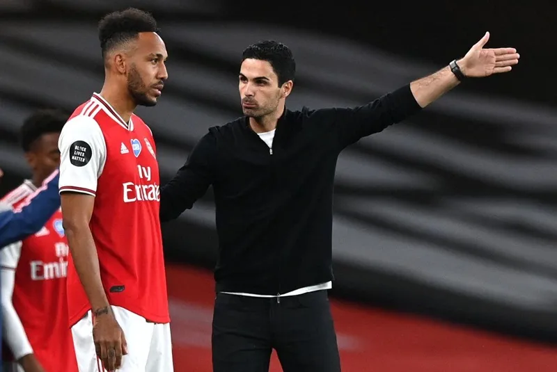 HLV Mikel Arteta ca ngợi sự phát triển của đội trưởng Pierre-Emerick Aubameyang.