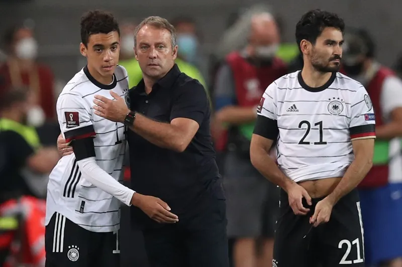 HLV Hansi Flick đã giúp tuyển Đức sớm giành vé dự World Cup 2022.