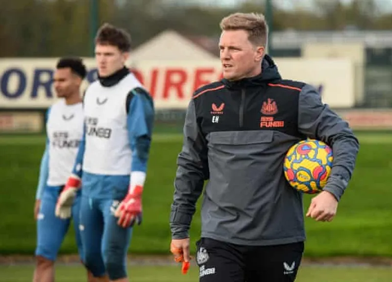 HLV Eddie Howe đã bắt đầu buổi tập cùng đội bóng mới từ thứ ba.