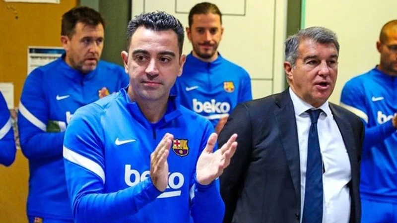 Xavi Hernandez trở lại để ngồi vào băng ghế chỉ đạo thay Ronald Koeman.