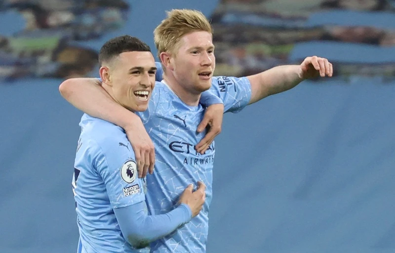 Vắng cùng lúc 2 nguồn cảm hứng Kevin De Bruyne và Phil Foden là tình huống không dễ dàng.