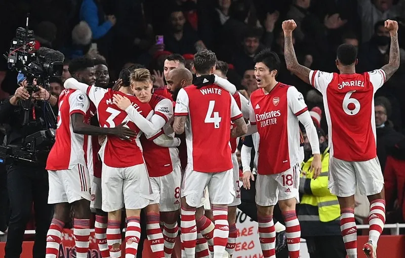 Arsenal lần đầu và tốp 4, nhưng Covid-19 vẫn là tâm điểm ảnh 1 Arsenal lần đầu và tốp 4, nhưng Covid-19 vẫn là tâm điểm ảnh 1
