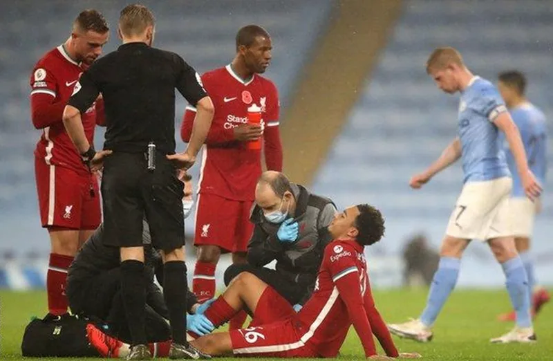 HLV Klopp kêu gọi nhanh chóng cho phép 5 quyền thay người ảnh 1