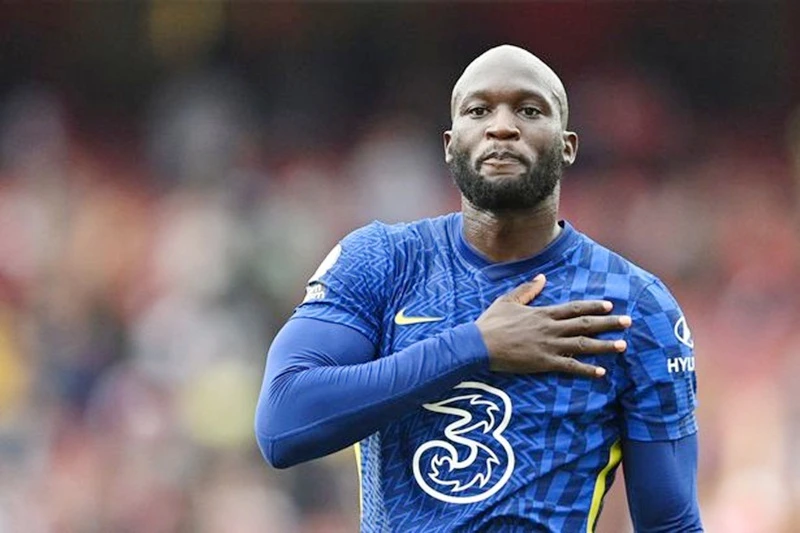 Romelu Lukaku cam kết với Chelsea sau khi thừa nhận sai lầm. Ảnh: Getty Images