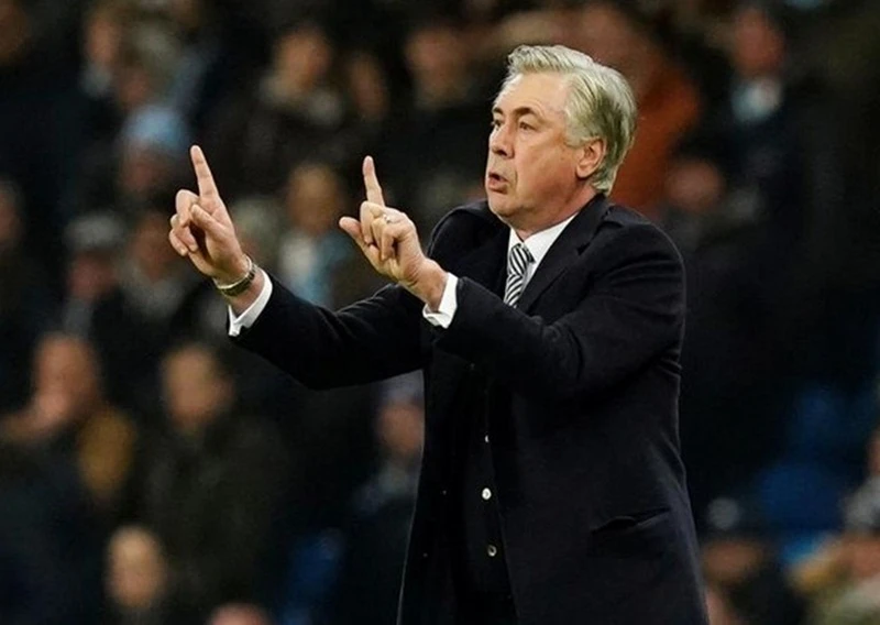 HLV Carlo Ancelotti thắng danh hiệu vô địch lần đầu tiên sau 4 năm.