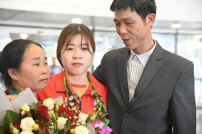 Nâng đôi gánh tạ chinh phục thách thức năm Nhâm Dần ảnh 1